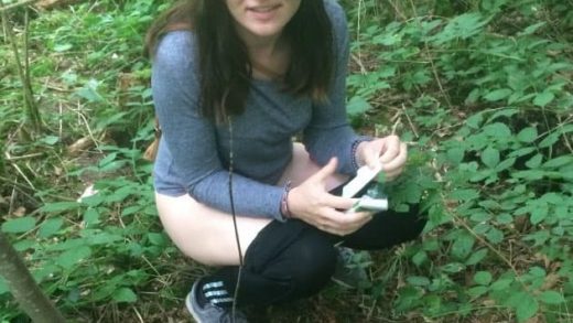 Pissnelke sucht einen Fick im Wald